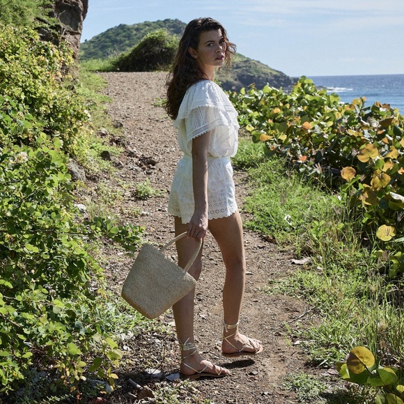 Doen Cosenza Cotton Ruffle V Neck Short Sleeve Blouse Top Salt White - Picture 4 of 15